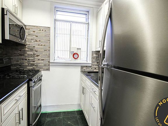 5th image of 40 Troutman St #2A