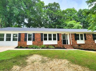 10 Armsdale Dr, Taylors, SC 29687