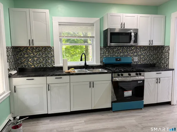 155 S Cliff St #2, Ansonia, CT 06401