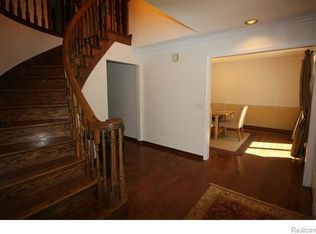 1772 Quincy Dr, Rochester Hills, MI 48306