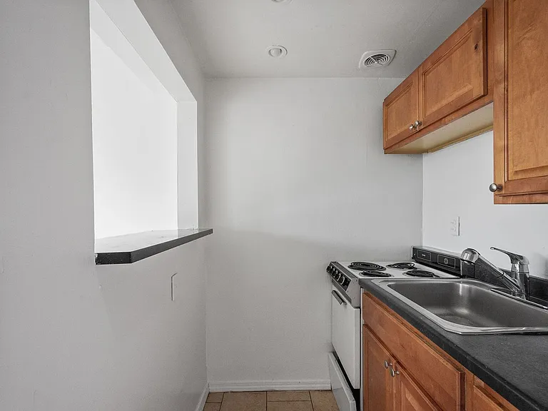 Penn Towers Apartments — Photo 27