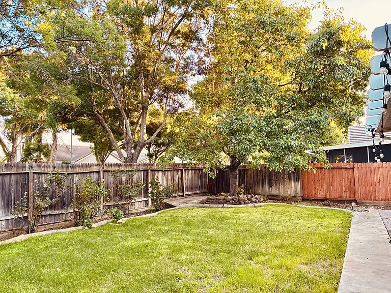2126 Shenandoah St — Photo 23