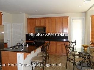 3224 Village Plaza Dr, Roseville, CA 95747