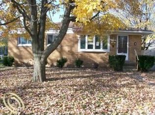33291 Kathryn St, Garden City, MI 48135