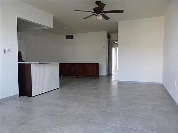 5th image of 52 NE 204th St APT 3