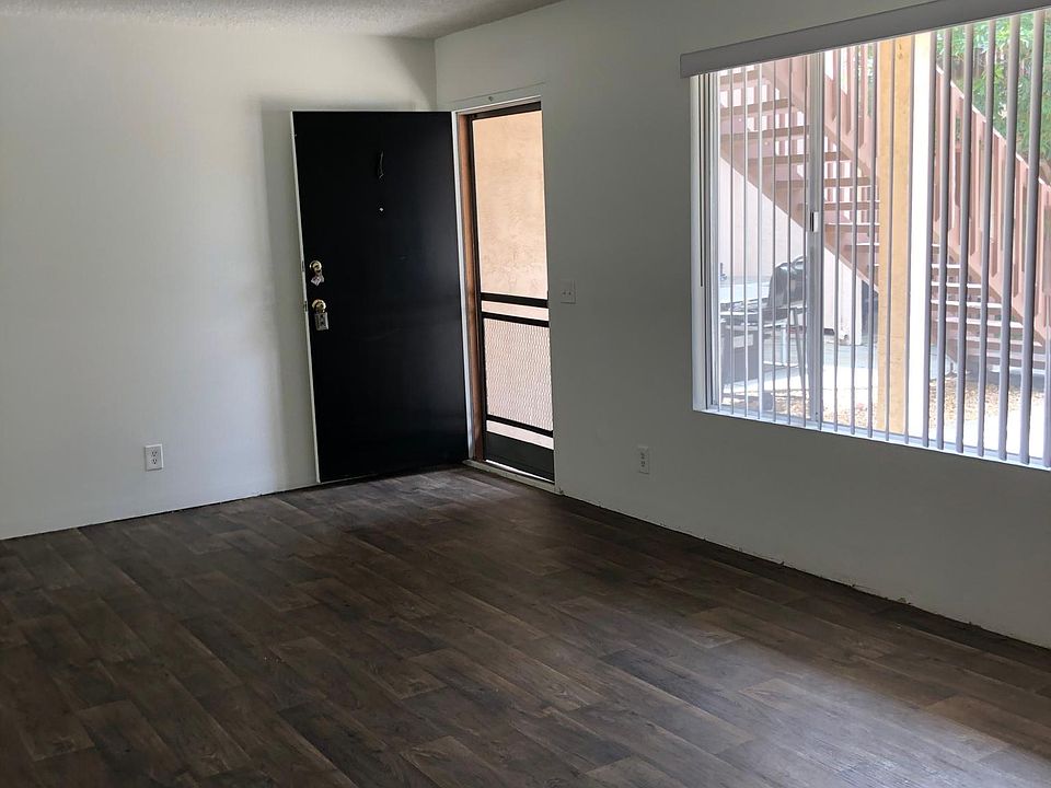 1st image of 1929 Emerald St #1