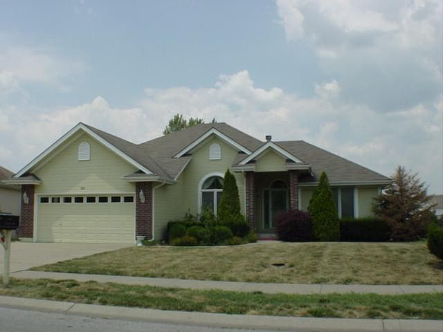 1st image of 624 Lakeview Dr