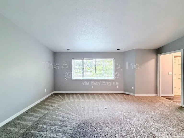 5847 SW Coventry Pl — Photo 13