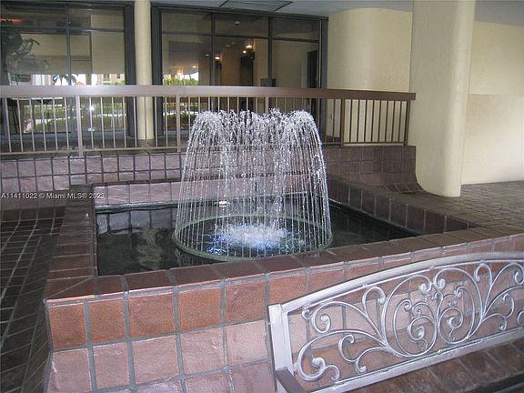 4th image of 600 Biltmore Way APT 505