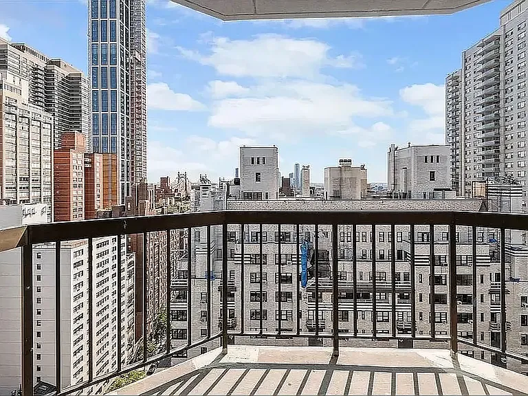 360 E 57th St #5B — Photo 8