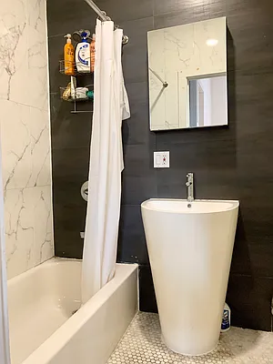 Rented by Owner | media 9