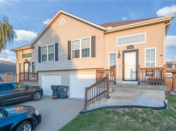 203 NW Sni A Bar Pkwy, Grain Valley, MO 64029