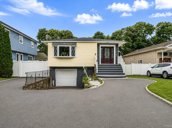 68 Prospect Drive, Brentwood, NY 11717