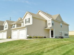 2010 Hickoryleaf Ln, Raymore, MO 64083