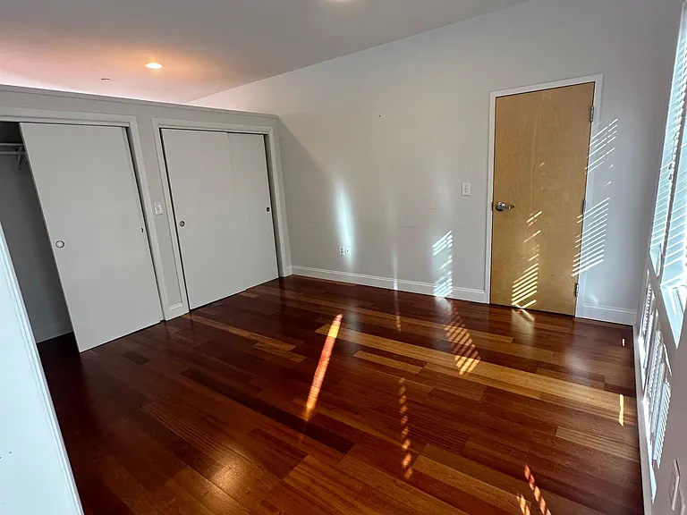 10 Ocean Ave #101 — Photo 13