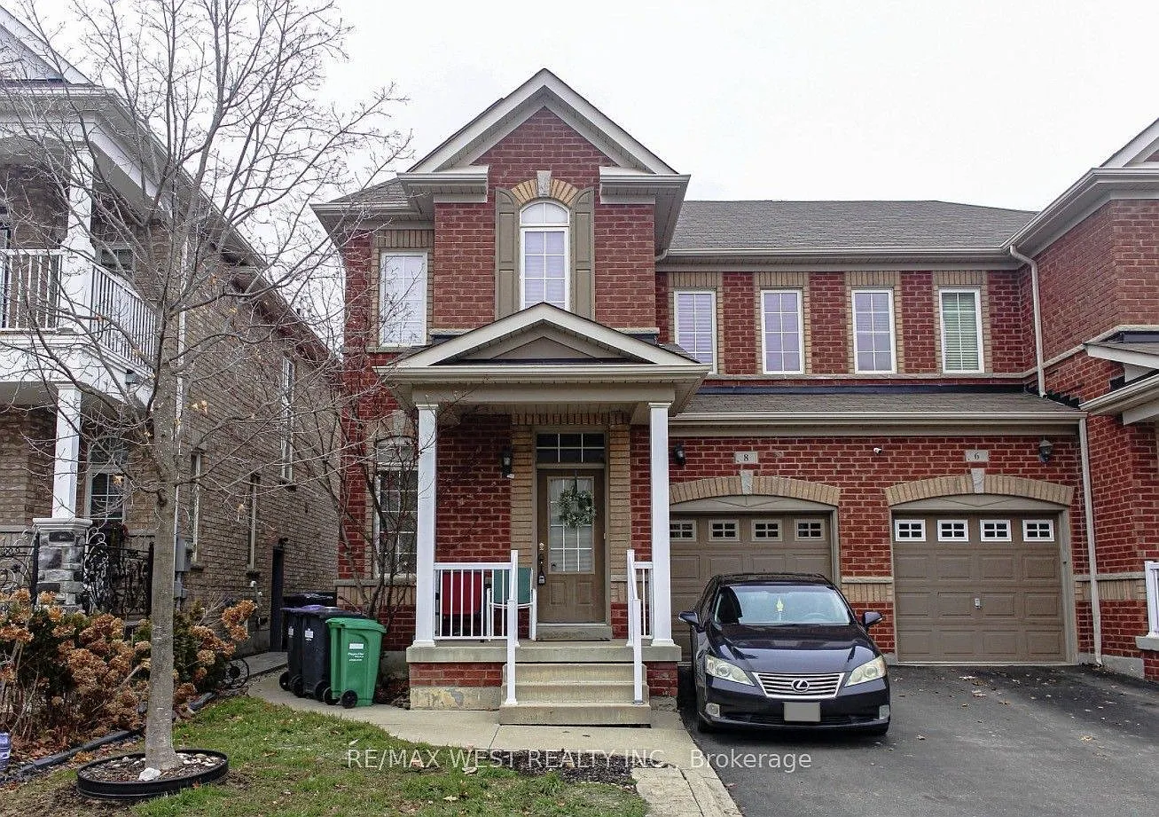 4 bed, $3,200 — Photo 1