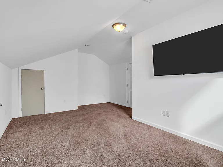 1514 Heck Ave — Photo 19