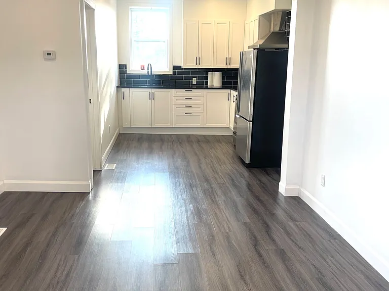 400 Water St — Photo 3