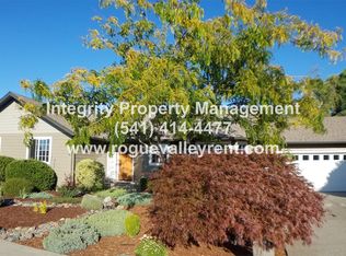 627 SW Wagner Meadows Dr, Grants Pass, OR 97526