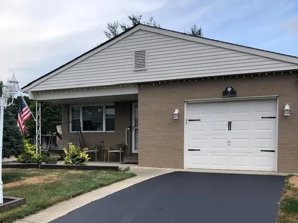 2 Jobson Court, Toms River, NJ 08757