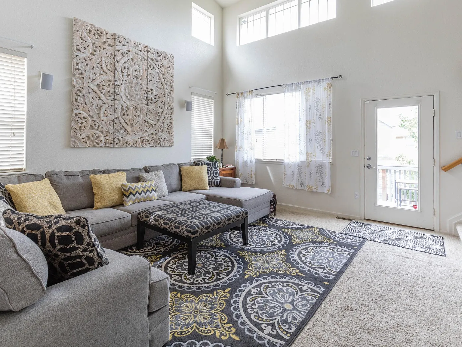 5 bed, 3293 sqft, $3,250 — Photo 2