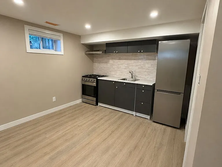155 Heslop Rd #LOWER — Photo 6