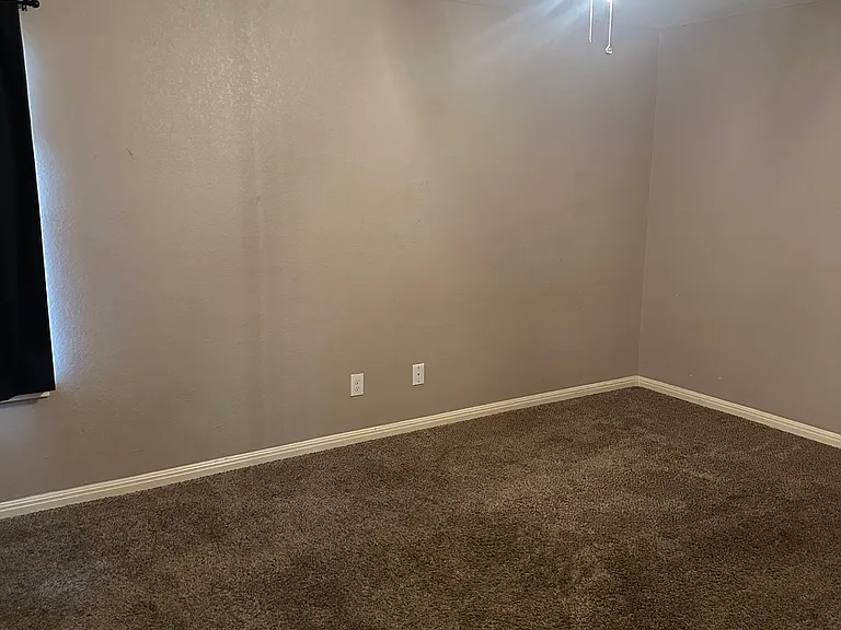 809 Adler St — Photo 6