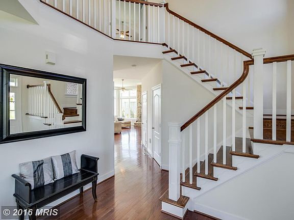 Entryway Grand Staircase