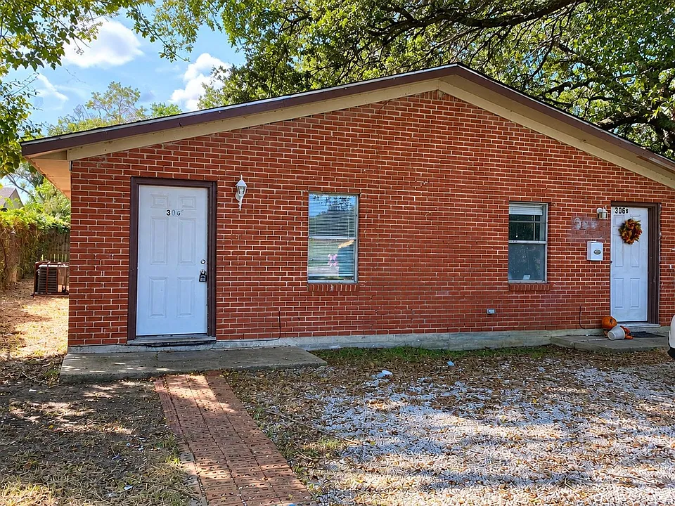 306 Lake Rd