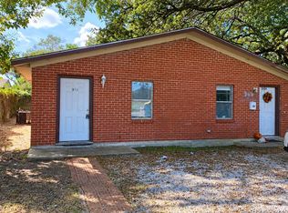 306 Lake Rd, La Marque, TX 77568