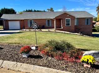 4639 E Hampton Blvd, Morristown, TN 37813