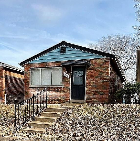 1st image of 4108 E Iowa Ave