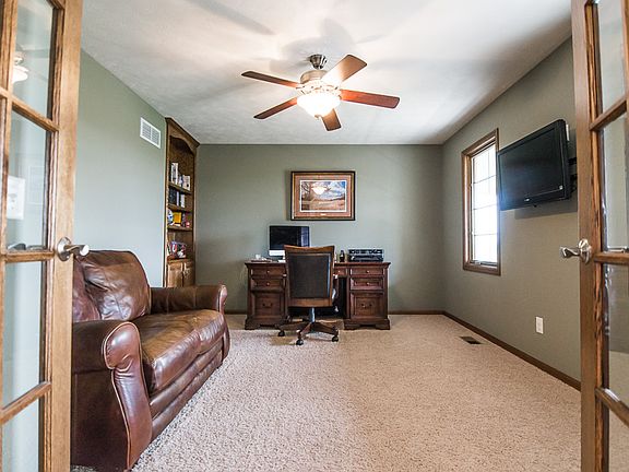 4th image of 51570 275th St