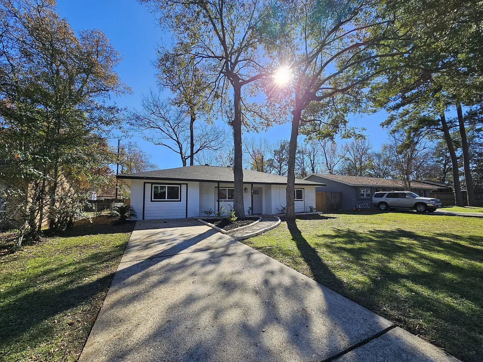 3 bed, 2.0 bath, 1360 sqft, $1,870 — Photo 2