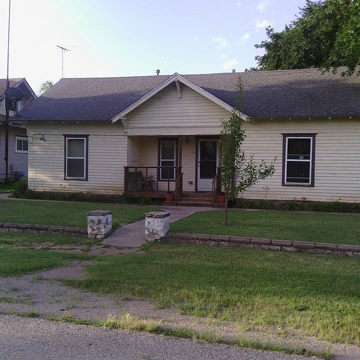 1st image of 215 W Sibley