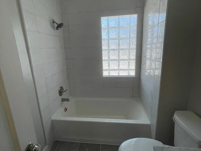 1933 Arthur St NE — Photo 12