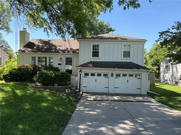 3813 W 79th St, Prairie Village, KS 66208