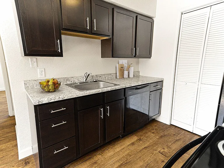 Green Door Apartments — Photo 14