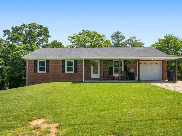 105 Hampton Hts, Galax, VA 24333