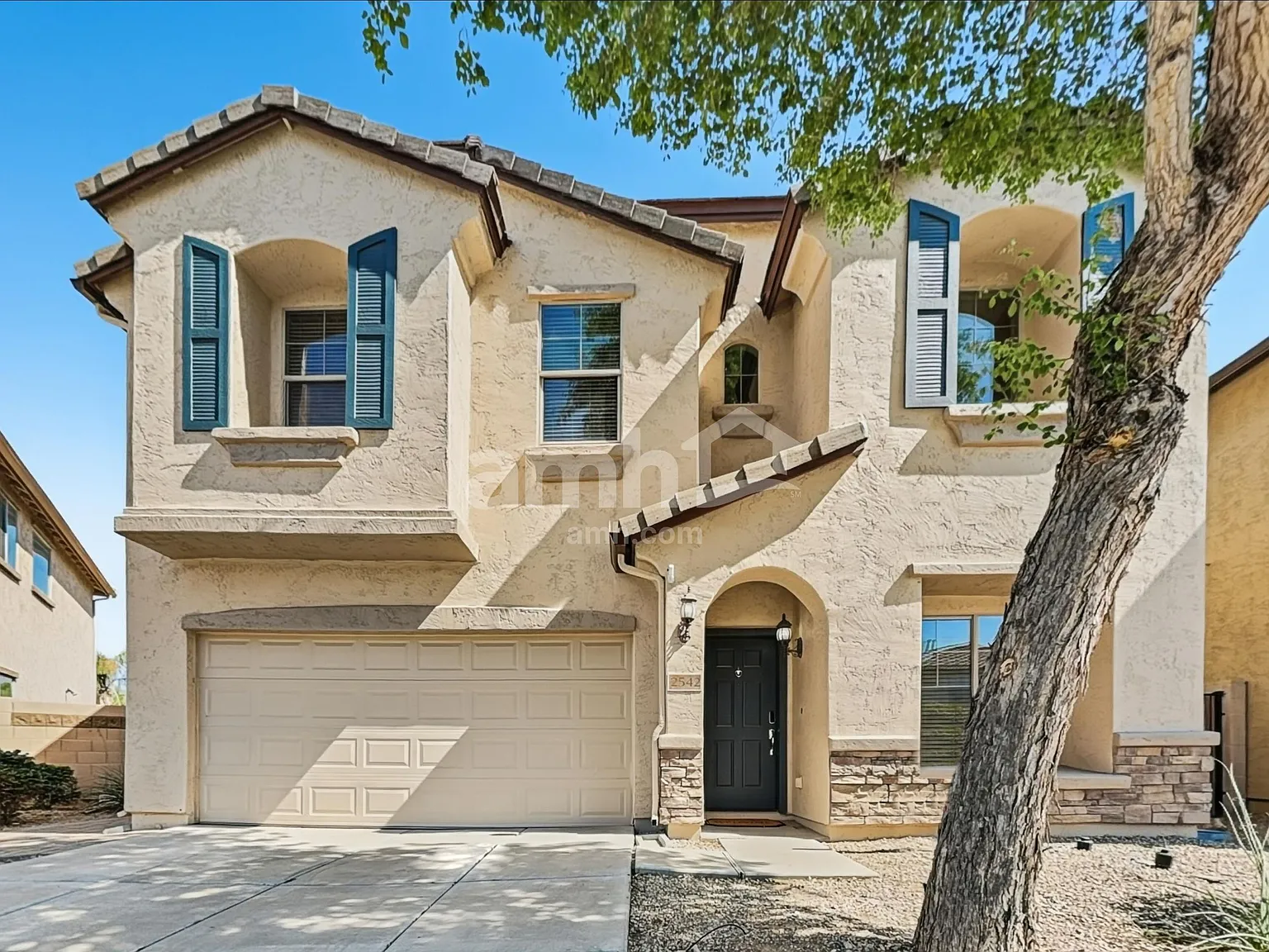 4 bed, 2.5 bath, 2446 sqft, $2,700 — Photo 1