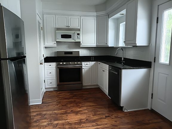 2nd image of 209 S Maple Ave #1