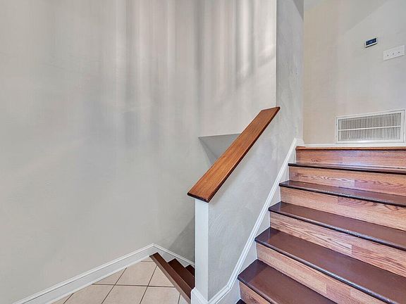3rd image of 5158 Orchard Hill Dr
