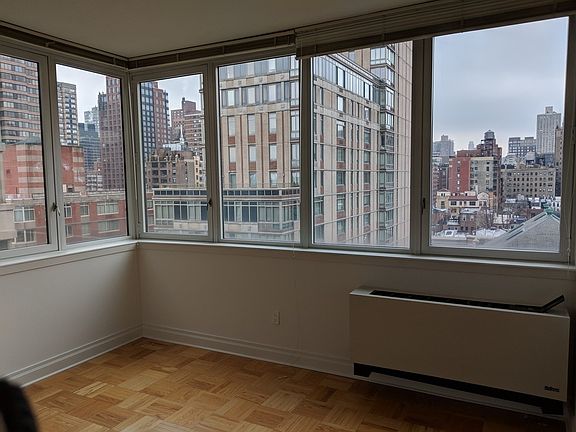 4th image of 1510 Lexington Ave APT 14V