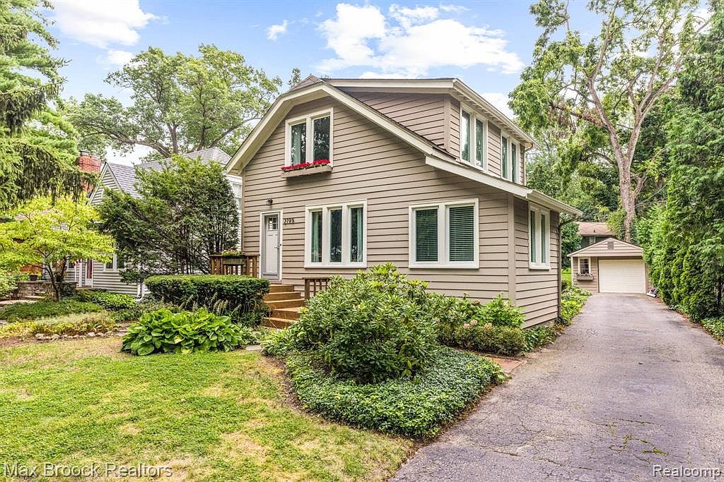 2195 Pontiac Dr, Sylvan Lake, MI 48320 MLS 20230068332 Zillow