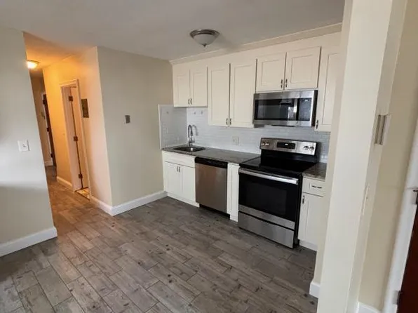 656 Hyde Park Ave, Roslindale, MA 02131