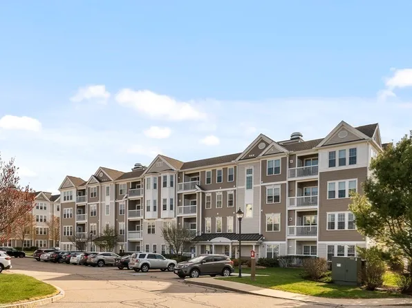 87 Clocktower Dr #308, Waltham, MA 02452