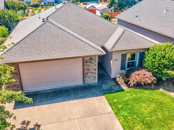 2017 SE Rhododendron Ave, Dallas, OR 97338