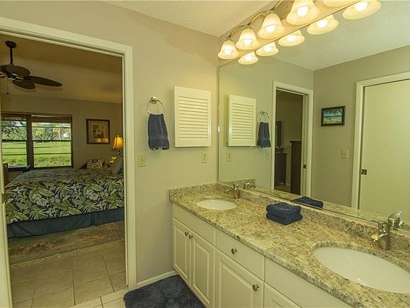 4th image of 865 Country Club Cir #70