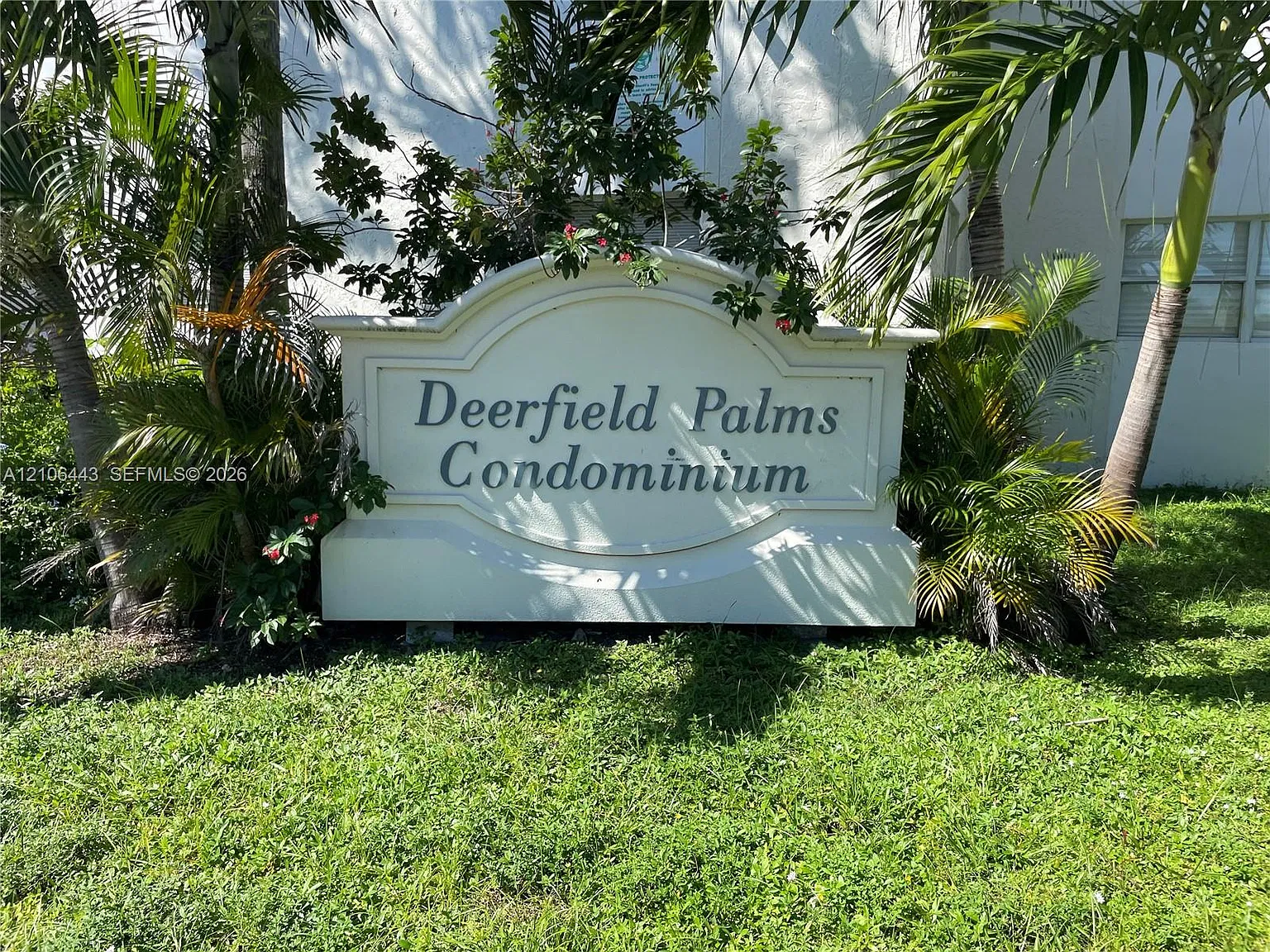 Deerfield Palms Condo — Photo 1