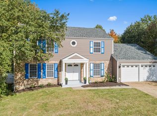 15525 Country Ridge Dr, Chesterfield, MO 63017